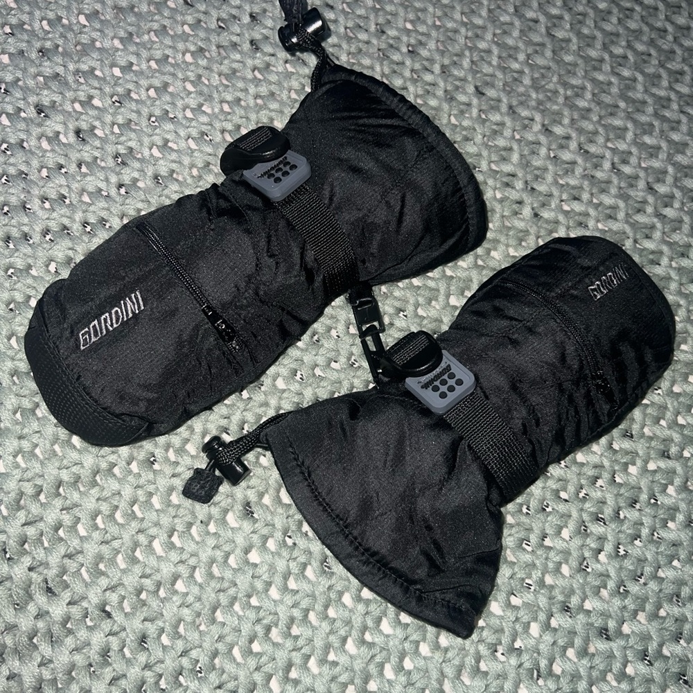 Youth M Gordini insulated mitten/